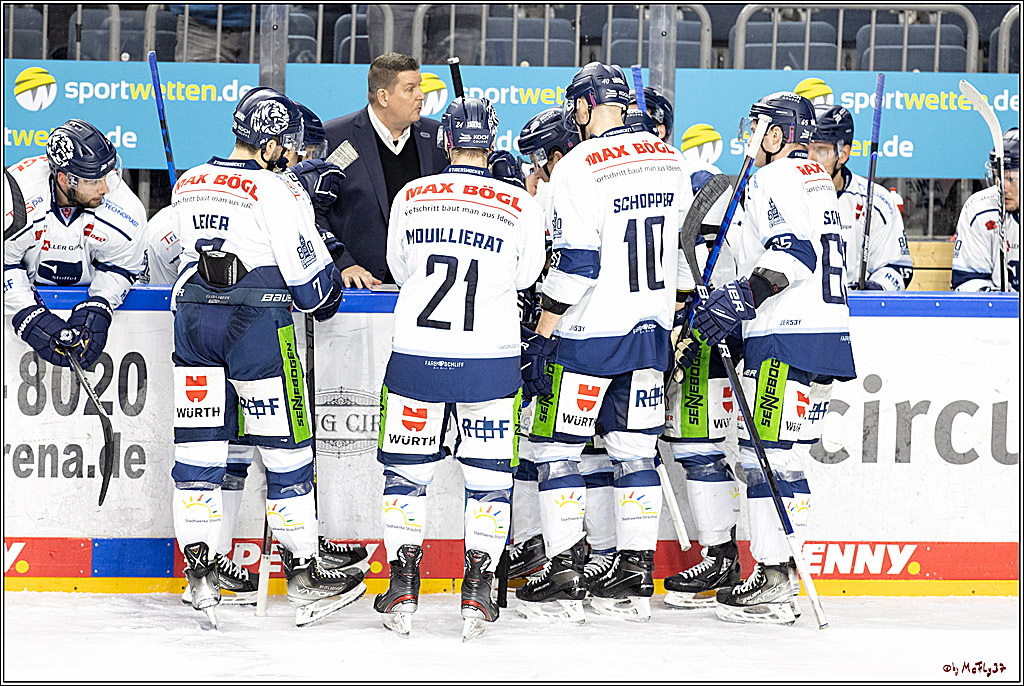 PENNY DEL;  Koelner Haie - Straubing Tigers; Koeln, 11.03.2022